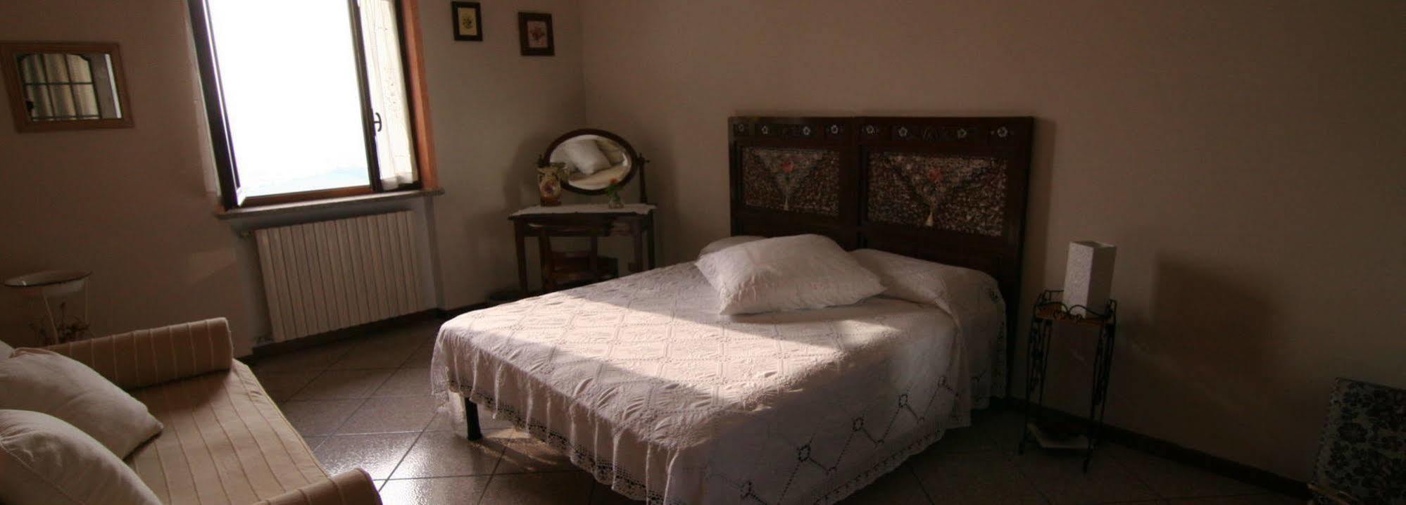 B&B La Taverna Degli Angeli Vezzi Portio Экстерьер фото